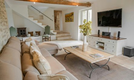 The Proven&ccedil;al Nest 3