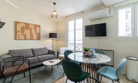 Champs-Elys&eacute;es Retreat 2