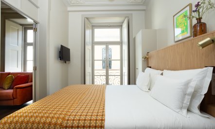 Graceful Old Quarter 1