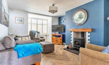 Green Hills & Sea Air 5