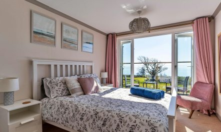 Green Hills & Sea Air 9