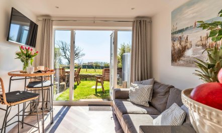 Green Hills & Sea Air 1