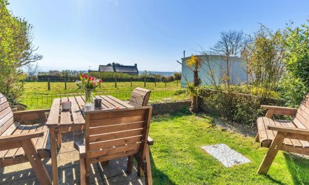 Green Hills & Sea Air 2