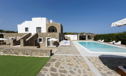 Coastal Emerald Grace