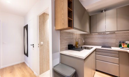 A Parisian Hideout 6