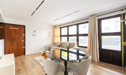 A Parisian Hideout 3