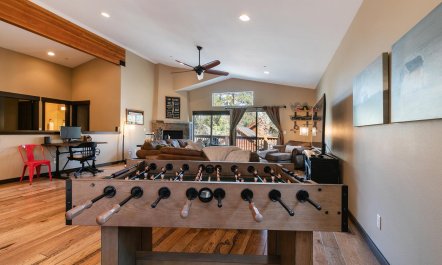 The Truckee Hideaway 8