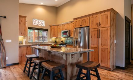 The Truckee Hideaway 6