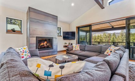 Quiet Pinnacle Residence