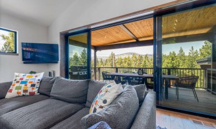 Quiet Pinnacle Residence 5