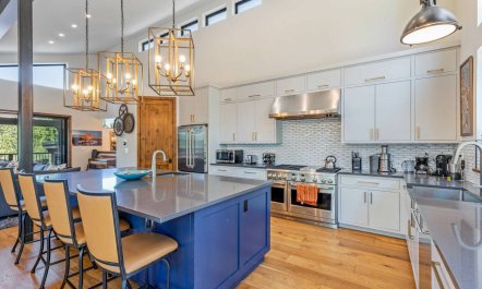 Quiet Pinnacle Residence 8