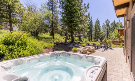 Quiet Pinnacle Residence 1