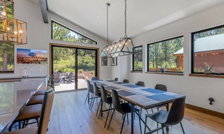 Quiet Pinnacle Residence 7