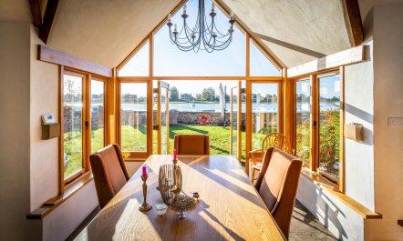 Charming Bosham Manor 9