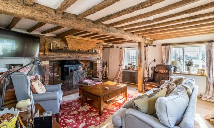 Charming Bosham Manor 7