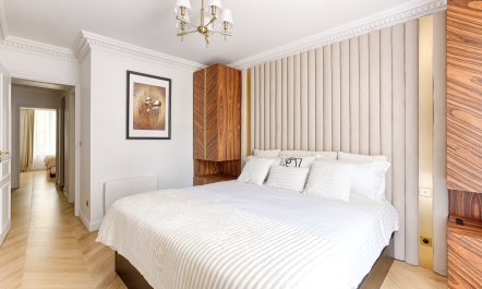 Elegance in Montparnasse 8