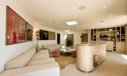 Refined Paradise Coast 7