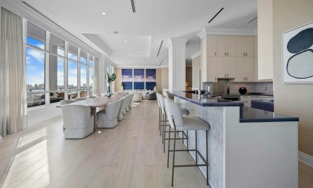 Stylish Coastal Home 7