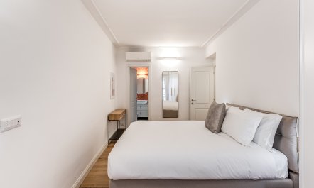 Little Roman Residence 8