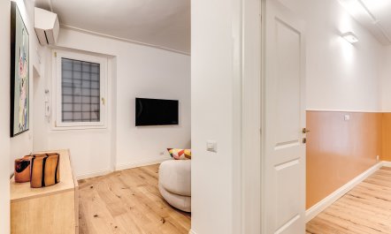 Little Roman Residence 7