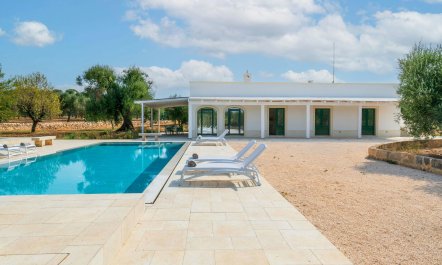 White Hued Residence 3