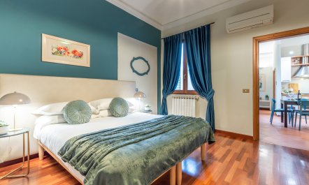 The Florentine Charm 4