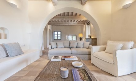 Novel Hideaway 9