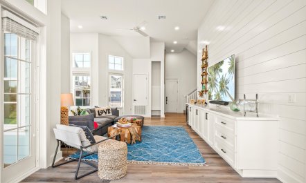 Crimson Coast Hideaway 6