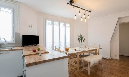 Latin Quarter Light 6