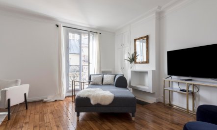 Latin Quarter Light 4