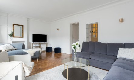 Latin Quarter Light 3