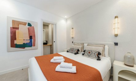 The Malasa&ntilde;a Base 5