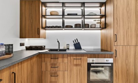 Parisian Courtyard Home 8