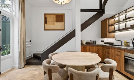 Parisian Courtyard Home 6