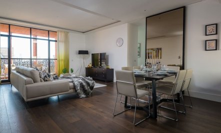 The Westminster Perch 4