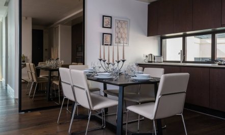 The Westminster Perch 6