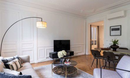 The Charming Parisian 1