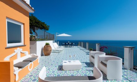 Riviera Vista Charm