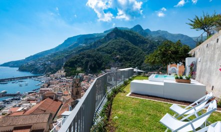 Riviera Vista Charm 5