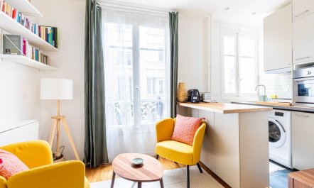 Cosy Parisian Oasis 4