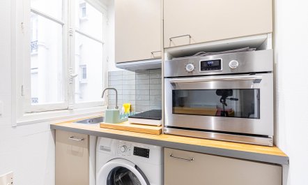 Cosy Parisian Oasis 5