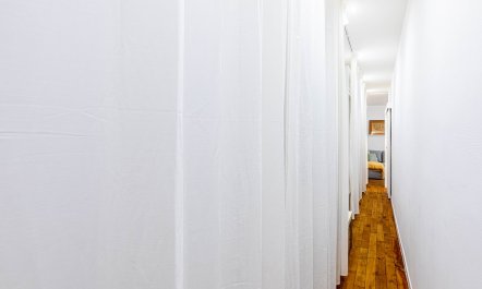 Cosy Parisian Oasis 9