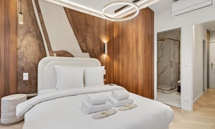 Saint-Germain-des-Pr&eacute;s Retreat 1