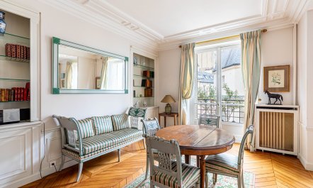 The Parisian Grace 4