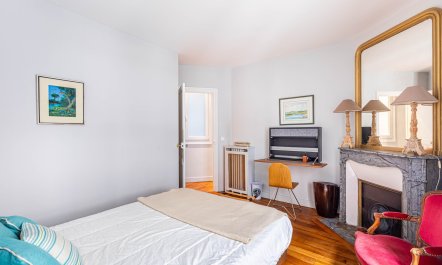 The Parisian Grace 9