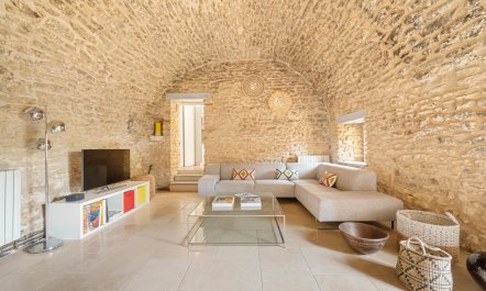 Beneath the Linden Tree 9