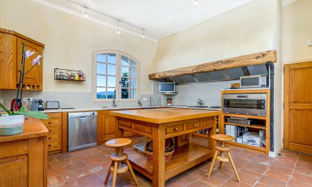 Luberon Vines & Woodland 8