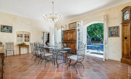 Luberon Vines & Woodland 6