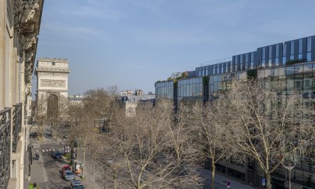 Triumphant Paris 1