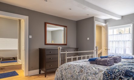 The Richmond Cottage 6